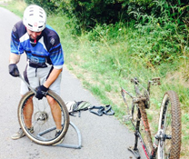 Comment réparer un pneu de vélo crevé